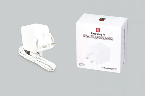 Raspberry Pi 27W USB-C Güç Adaptörü - Beyaz (UK Fiş)